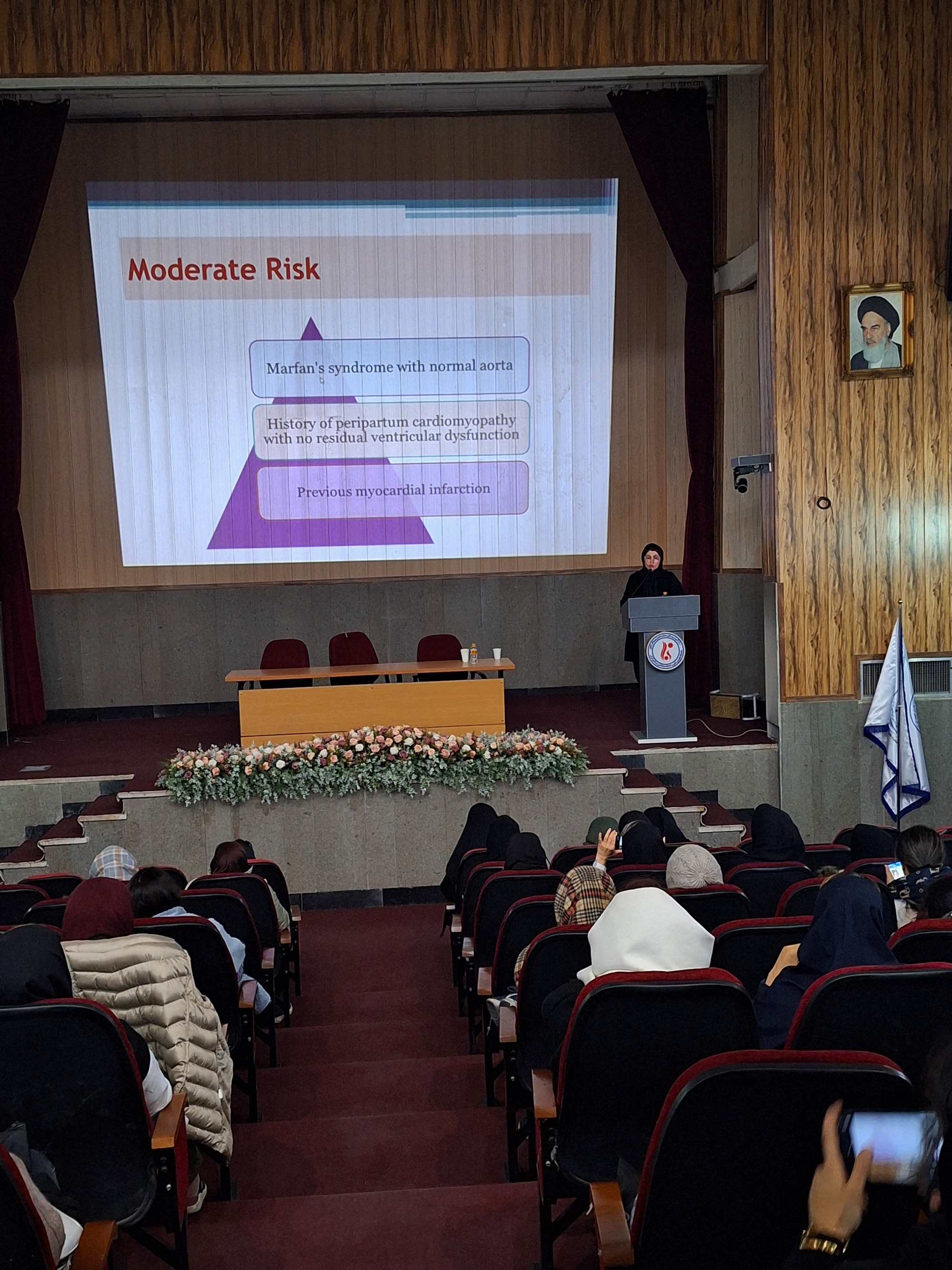 کنفرانس علمی یک‌روزه اورژانس‌های مامایی در مرکز آموزشی درمانی حمایت مادران شهید اکبرآبادی برگزار شد