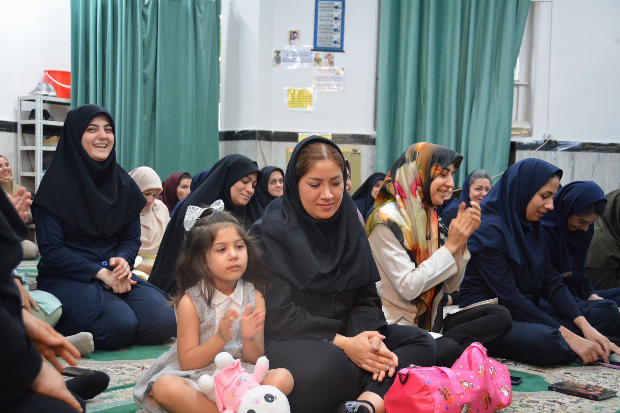 جشن میلاد پیامبر اکرم (ص) و امام جعفر صادق (ع) در مسجد مرکز آموزشی درمانی حمایت مادران شهید اکبرآبادی